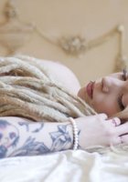 Стройная блондинка снимает кружевное белье 1 фото Стройная блондинка снимает кружевное белье 1 фото