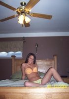 Фоткает себя и отправляет снимки парню 7 фото