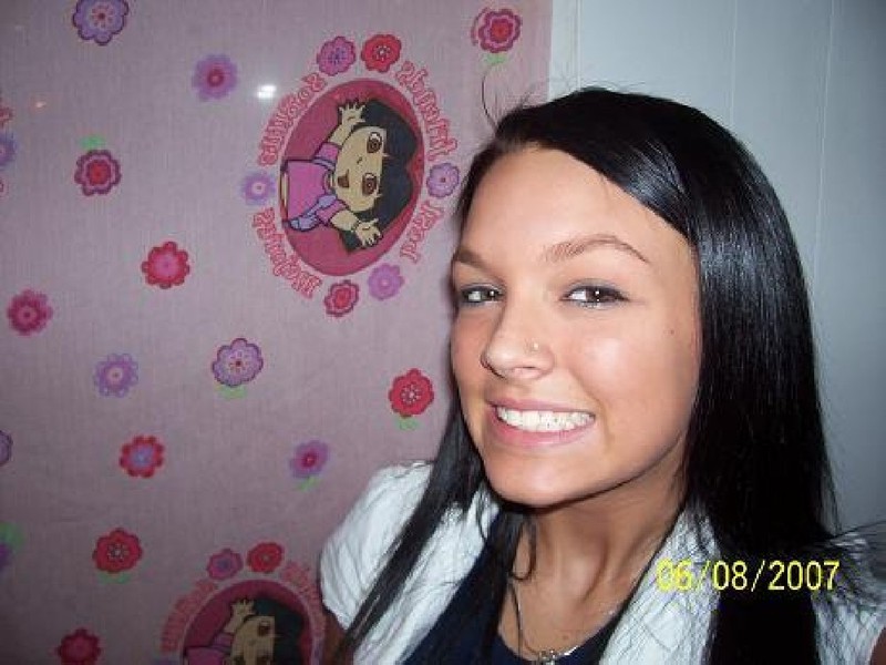 Фоткает себя и отправляет снимки парню 24 фотография