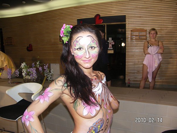 Начальница отправилась в Париж на экскурсию 12 фотография