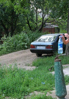 Блондинка посреди улицы разделась догола шокируя прохожих 1 фото Блондинка посреди улицы разделась догола шокируя прохожих 1 фото