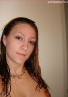 Мокрая бабенка запечатлевает на камеру голые сиськи сразу после душа 1 фото Мокрая бабенка запечатлевает на камеру голые сиськи сразу после душа 1 фото