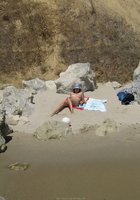 Девушки в красивых купальниках отдыхают на пляже 5 фото Девушки в красивых купальниках отдыхают на пляже 5 фото