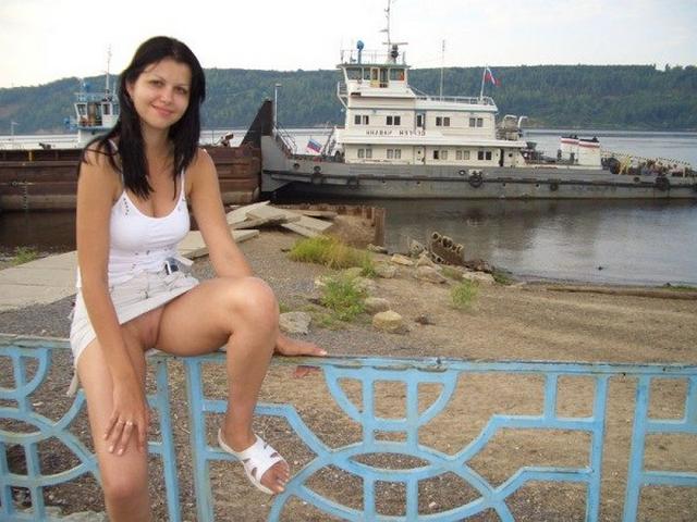 Давалки сосут и показывают пилотки 22 фотография