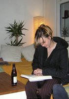 Муж пытается заснять на камеру голую жену 4 фото Муж пытается заснять на камеру голую жену 4 фото