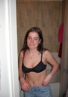 Неформалка сосет парню и трахается с ним 4 фото Неформалка сосет парню и трахается с ним 4 фото