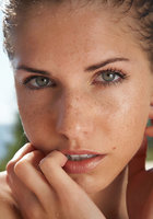 Эротическая фотосессия возле бассейна 11 фото Эротическая фотосессия возле бассейна 11 фото