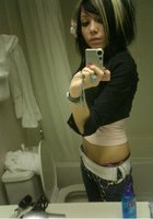 Крошки с обнаженными телами фотографируют себя перед зекралом 9 фото Крошки с обнаженными телами фотографируют себя перед зекралом 9 фото