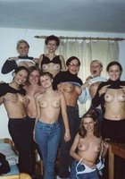 Парни весело проводят сексуальное время с голыми телками 2 фото Парни весело проводят сексуальное время с голыми телками 2 фото