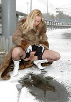 Любительские кадры с писающими девушками 12 фото Любительские кадры с писающими девушками 12 фото