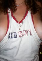 Пьяная телка показала дома голые титьки и небритую пилотку 10 фото Пьяная телка показала дома голые титьки и небритую пилотку 10 фото