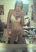 Симпатичные девушки позируют перед камерой в нижнем белье 10 фото Симпатичные девушки позируют перед камерой в нижнем белье 10 фото