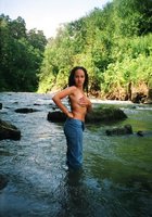 Голые женщины и девушки отдыхают на природе 28 фото Голые женщины и девушки отдыхают на природе 28 фото