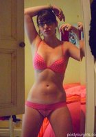 Телка в очках снимает себя в трусах и лифчике 7 фото Телка в очках снимает себя в трусах и лифчике 7 фото