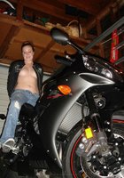 Мотоциклистка трахнута во все щели 20 фото Мотоциклистка трахнута во все щели 20 фото