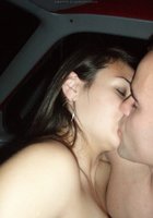 Молодожены трахаются в машине 23 фото Молодожены трахаются в машине 23 фото