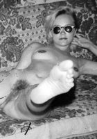 Блондинка показала свою небритую киску 27 фото Блондинка показала свою небритую киску 27 фото