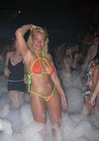 Блондинка обожает красоваться большими дойками на природе 16 фото Блондинка обожает красоваться большими дойками на природе 16 фото