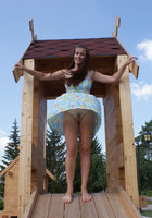 Длинноволосая красотка сушит волосы и показывает свои прелести 13 фото Длинноволосая красотка сушит волосы и показывает свои прелести 13 фото