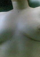 Мамки совершают эротический показ 3 фото