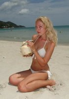 Дворовые девки в красивых купальниках 30 фото Дворовые девки в красивых купальниках 30 фото