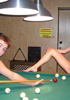 Потаскушки в чулках светят сочными вагинами у себя дома 32 фото Потаскушки в чулках светят сочными вагинами у себя дома 32 фото