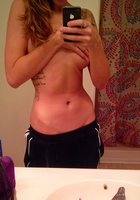 Пышногрудая брюнетка фотографируется в откровенном платье 6 фото Пышногрудая брюнетка фотографируется в откровенном платье 6 фото