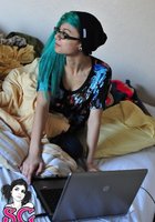 Девушка-эмо смотрит видеоролики голой 8 фото Девушка-эмо смотрит видеоролики голой 8 фото