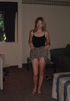 Смелая мамка позирует голой на ночной улице 6 фото Смелая мамка позирует голой на ночной улице 6 фото