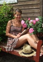 Полногрудые тетки не стесняются своей красоты 11 фото