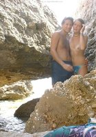 Стройная красотка оголила маленькие сиськи у бурной реки 10 фото Стройная красотка оголила маленькие сиськи у бурной реки 10 фото