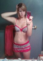 Девушка делает селфи в красивом белье 5 фото