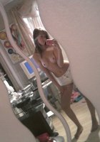 Цыпочка резвится у себя в комнате 13 фото Цыпочка резвится у себя в комнате 13 фото