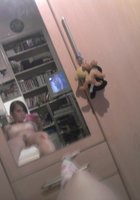 Цыпочка резвится у себя в комнате 11 фото Цыпочка резвится у себя в комнате 11 фото