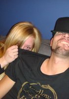 Скромная девушка отдыхает на вечеринке 5 фото Скромная девушка отдыхает на вечеринке 5 фото