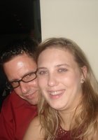 Пышная дамочка развлекается в шумной компании 4 фото Пышная дамочка развлекается в шумной компании 4 фото