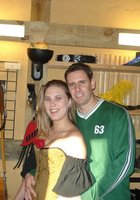 Пышная дамочка развлекается в шумной компании 20 фото Пышная дамочка развлекается в шумной компании 20 фото