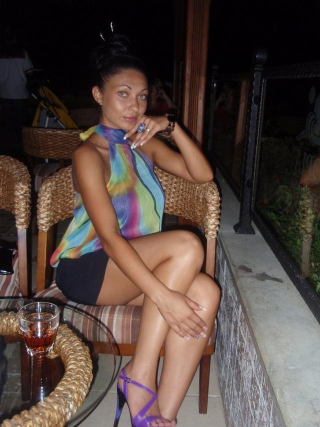 Дамы без верхней одежды ждут кавалеров 13 фотография