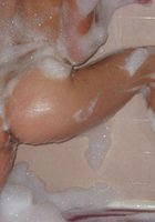 Учительница позирует в пене и надевает эротичный костюм 6 фото Учительница позирует в пене и надевает эротичный костюм 6 фото