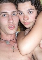 Молодая пара отдыхает без одежды в спальне 7 фото Молодая пара отдыхает без одежды в спальне 7 фото