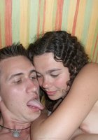 Молодая пара отдыхает без одежды в спальне 8 фото Молодая пара отдыхает без одежды в спальне 8 фото