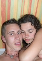 Молодая пара отдыхает без одежды в спальне 6 фото Молодая пара отдыхает без одежды в спальне 6 фото