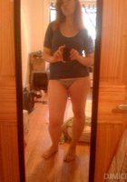 Телочки в нижнем белье позируют перед зеркалом 2 фото Телочки в нижнем белье позируют перед зеркалом 2 фото