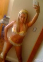 Телочки в нижнем белье позируют перед зеркалом 14 фото Телочки в нижнем белье позируют перед зеркалом 14 фото