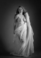 Подборка черно-белых фото кудрявой леди 22 фото