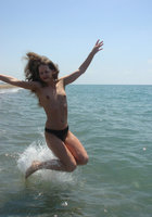 Волнительный поход на пляж молодой шатенки 8 фото Волнительный поход на пляж молодой шатенки 8 фото