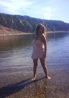 Сисястая цыпочка светит голым бюстом на фоне реки 8 фото Сисястая цыпочка светит голым бюстом на фоне реки 8 фото