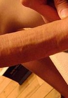 Молодой парень дрочит огромный член сидя 19 фото Молодой парень дрочит огромный член сидя 19 фото