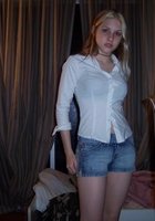 Кокетка мастурбирует в ванной и переодевается 1 фото Кокетка мастурбирует в ванной и переодевается 1 фото