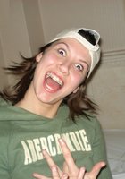 Улыбчивая молодуха в спальне шалит в одних только трусиках 13 фото Улыбчивая молодуха в спальне шалит в одних только трусиках 13 фото